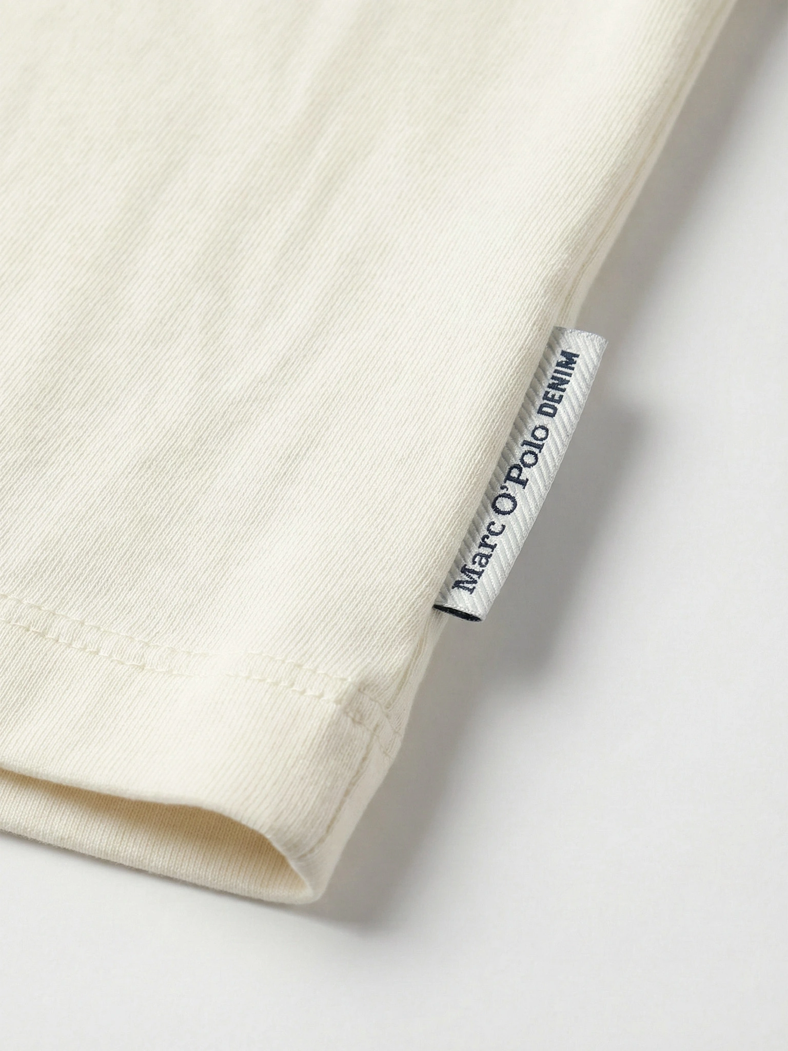 Водолазка молочного цвета из смесового хлопка